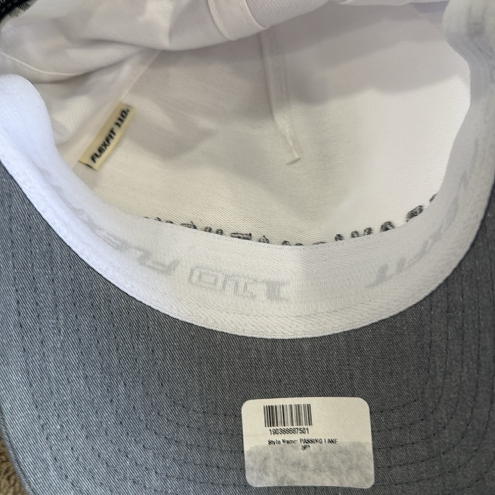 TRAVIS MATHEW Passing Lane Snapback Baseball Cap - Picture 7 of 7